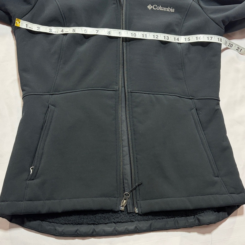Columbia women’s winter coat with hood size small - Picture 4 of 7